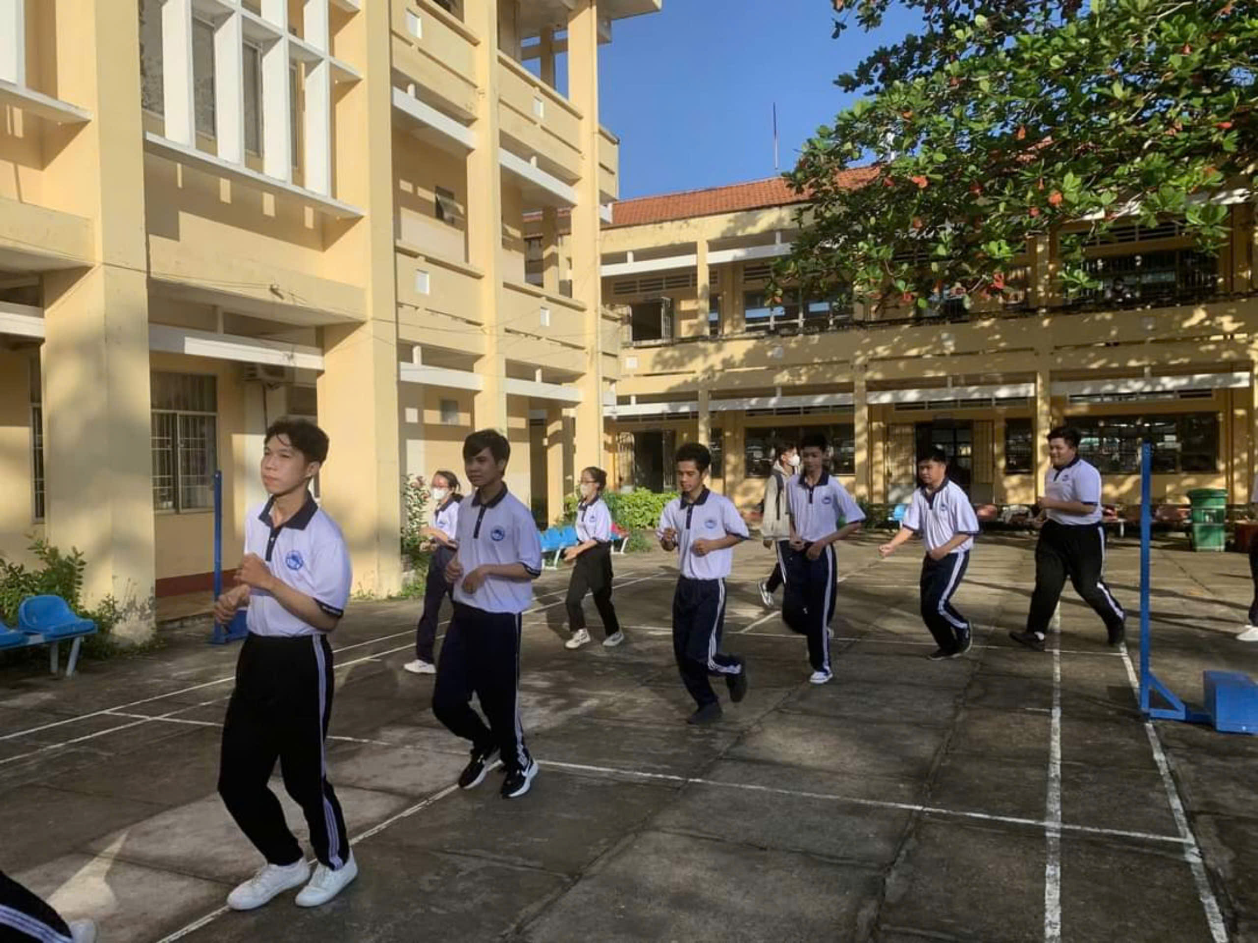 Đoàn Trường Đại học Bạc Liêu thực hiện Chương trình "Mỗi thanh niên 10.000 bước chân mỗi ngày"